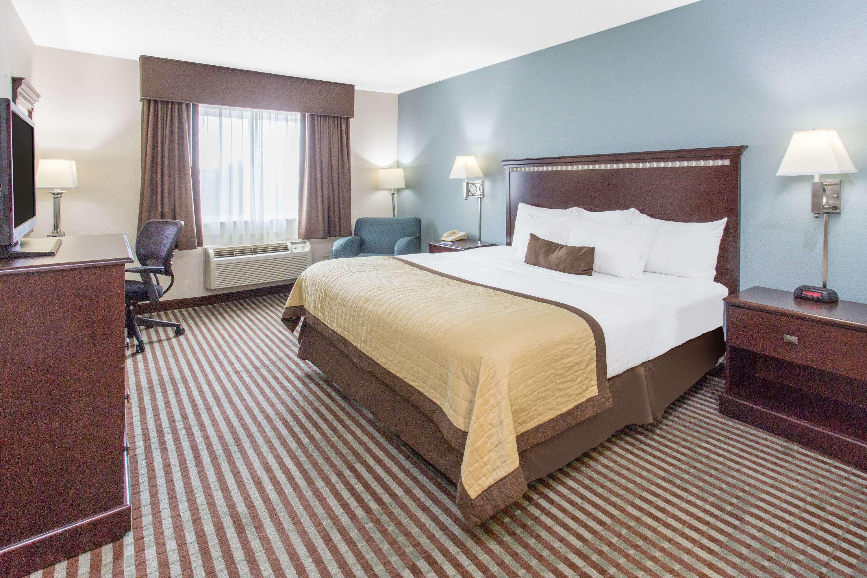 Hotel Baymont By Wyndham Mattoon Exterior foto